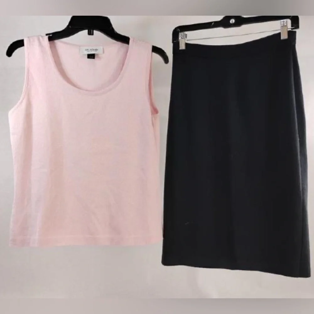 🛑 1 hour sale. St. John, Set - Light Pink Knit Top (S) and Black Knit Skirt (2) - Picture 3 of 12